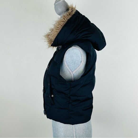 GAP Womens SZ S Cropped Puffer Down Vest Black Zip Detachable Hood Faux Fur - Picture 2 of 12